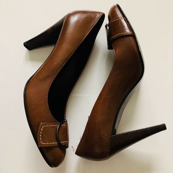 Stuart Weitzman Shoes - Stuwart Weitzman Rarenwob Narrow Leather Pumps